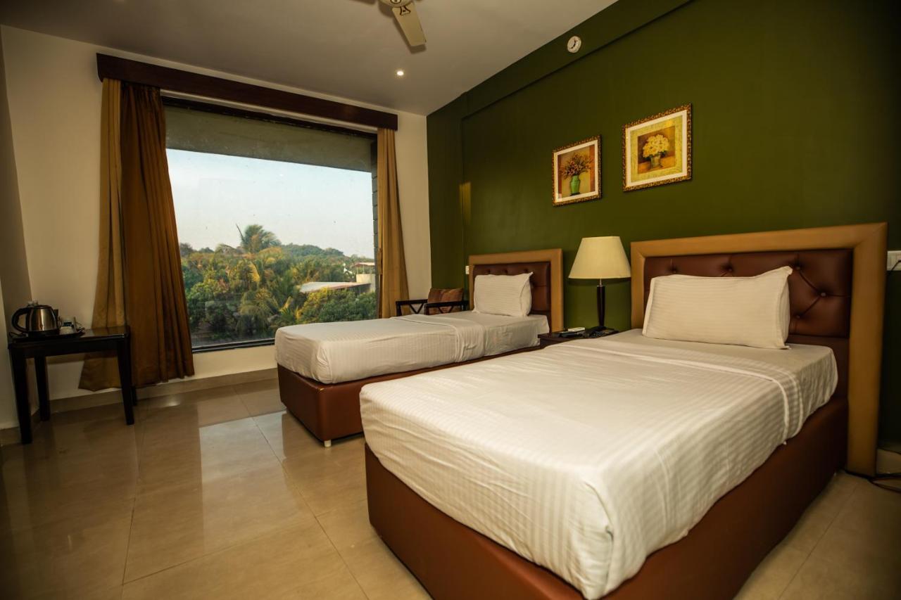 Seasons Hotel & Spa Madgaon Ngoại thất bức ảnh