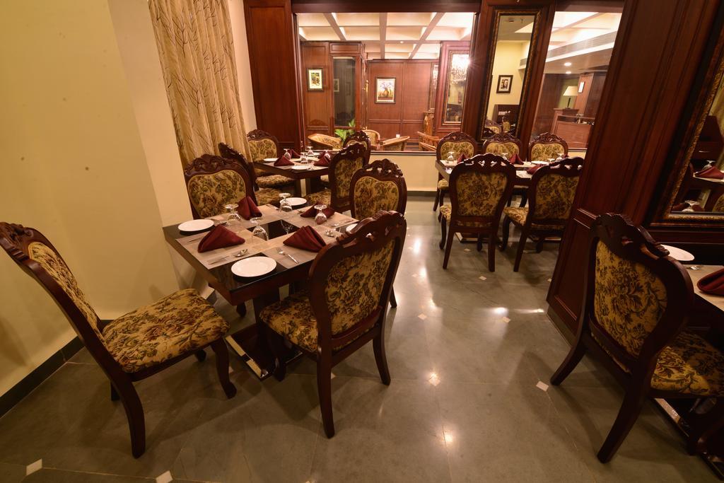 Seasons Hotel & Spa Madgaon Ngoại thất bức ảnh