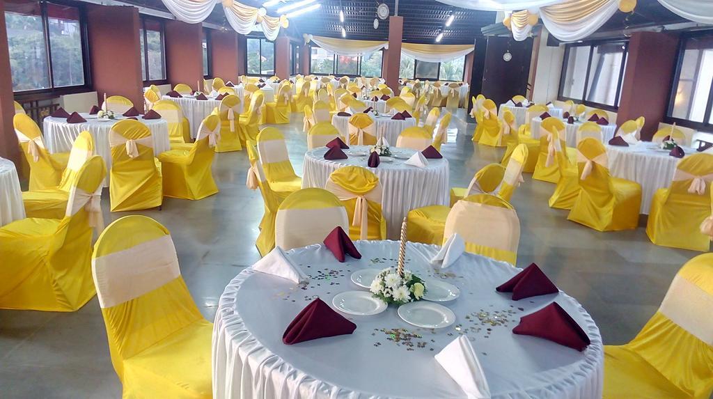 Seasons Hotel & Spa Madgaon Ngoại thất bức ảnh