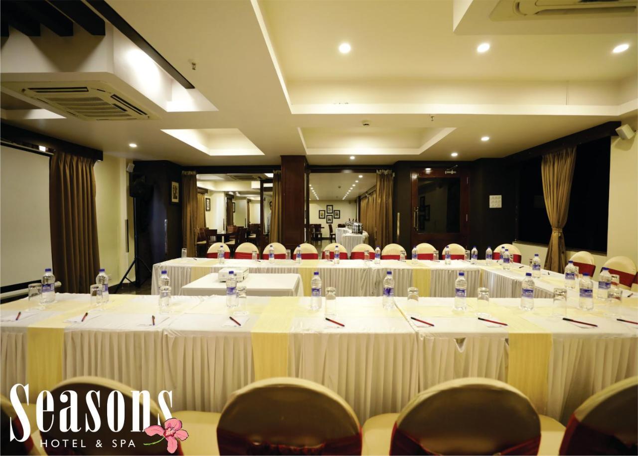 Seasons Hotel & Spa Madgaon Ngoại thất bức ảnh