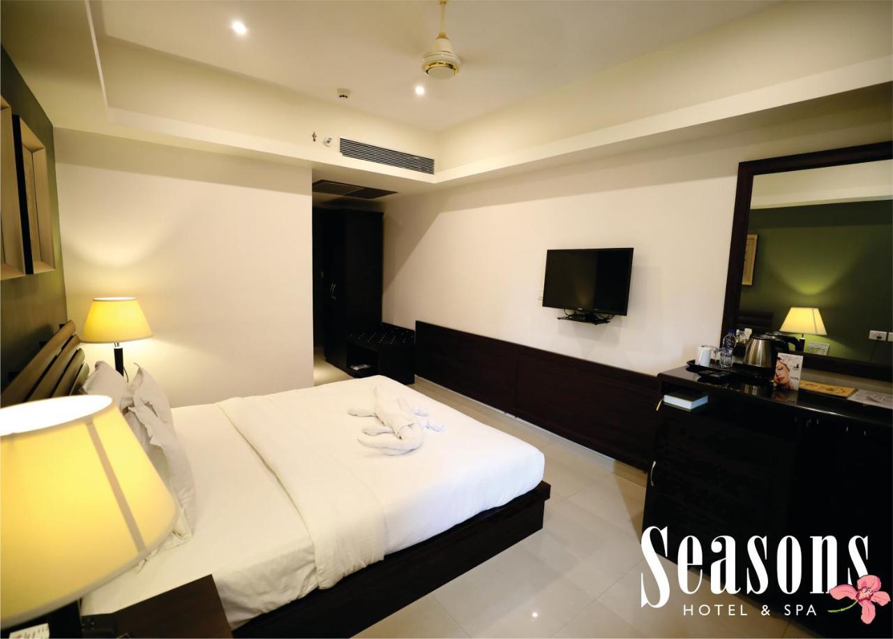 Seasons Hotel & Spa Madgaon Ngoại thất bức ảnh