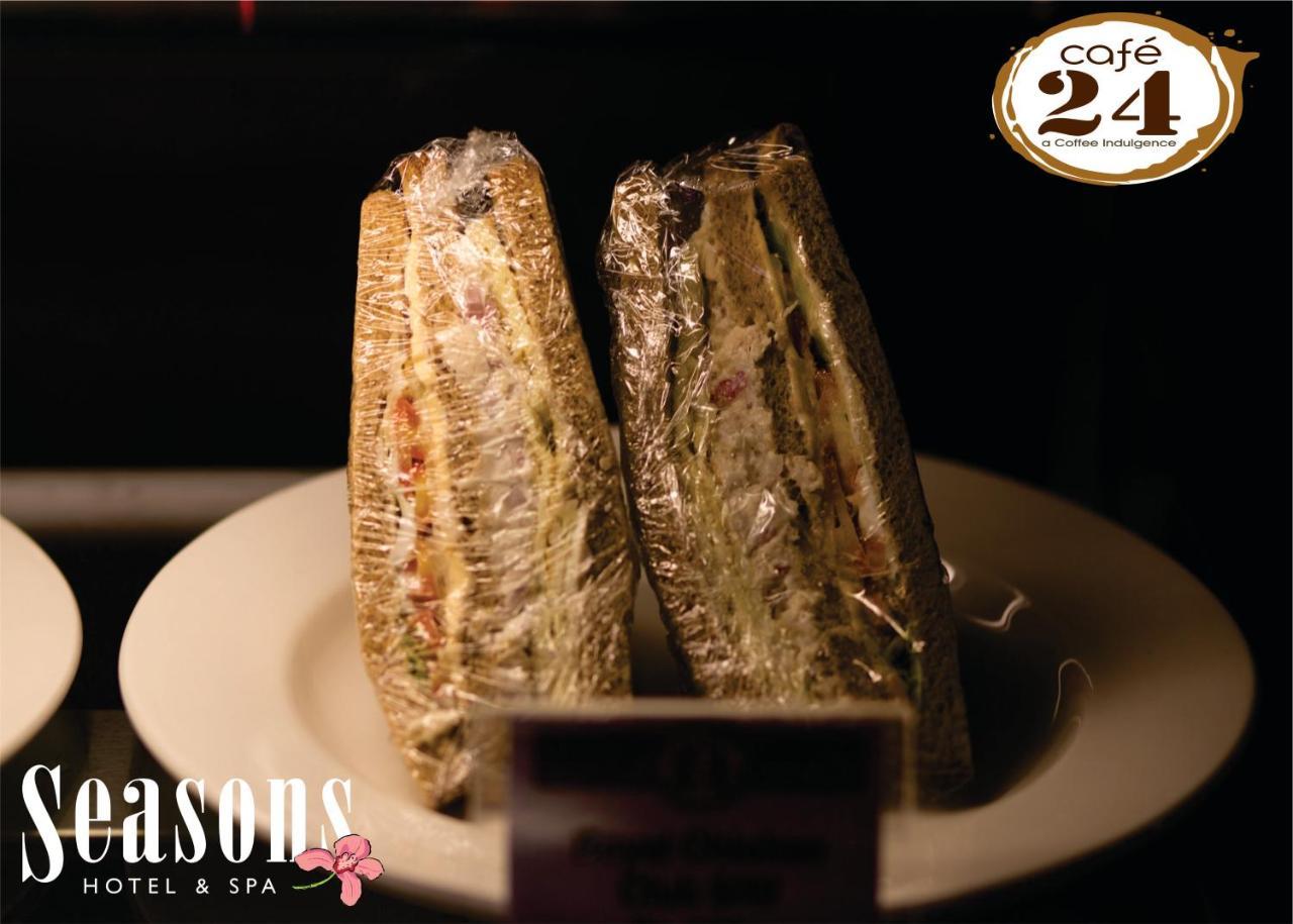 Seasons Hotel & Spa Madgaon Ngoại thất bức ảnh